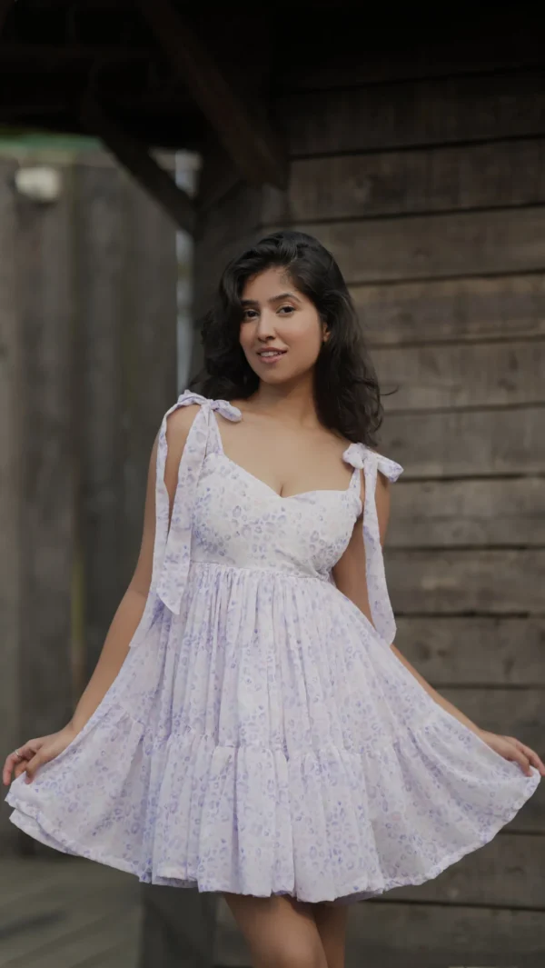 Caroline - Image 7